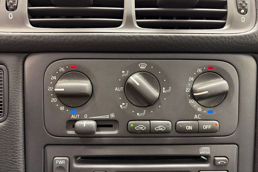 Volvo V70 vaihtoauto