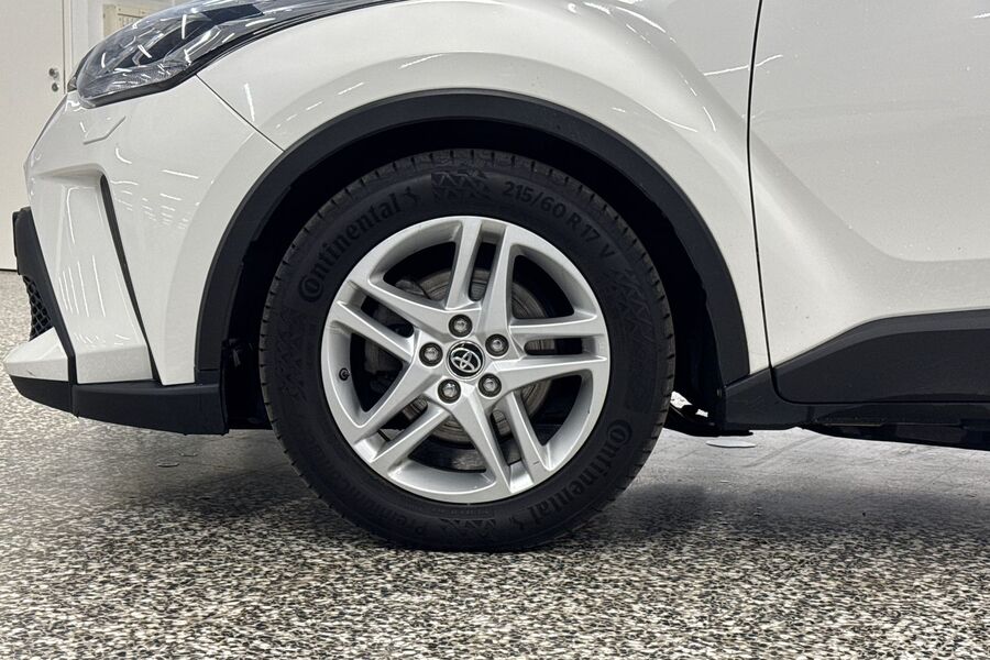 Toyota C-HR vaihtoauto