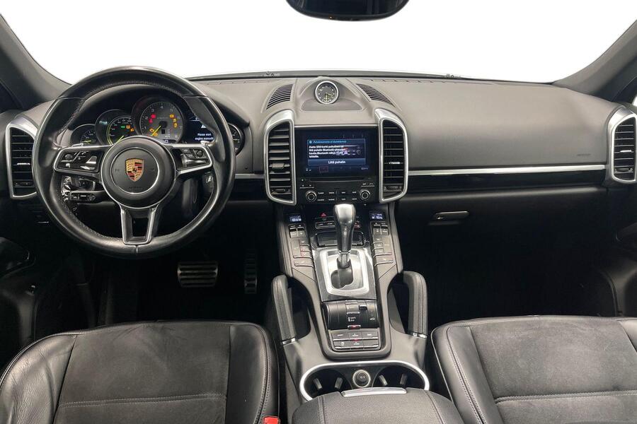 Porsche Cayenne vaihtoauto