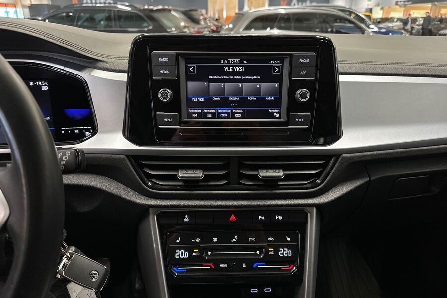 Volkswagen T-Roc vaihtoauto