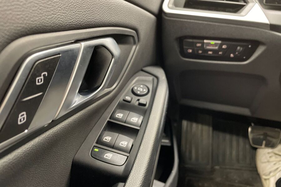 BMW 330 vaihtoauto