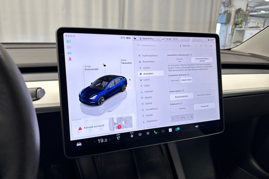 Tesla Model 3 vaihtoauto