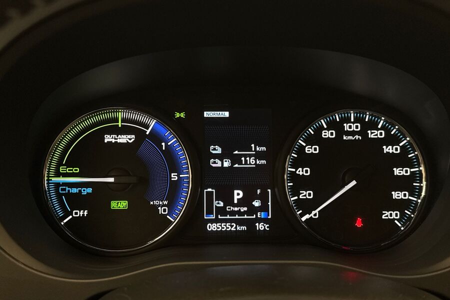 Mitsubishi Outlander PHEV vaihtoauto