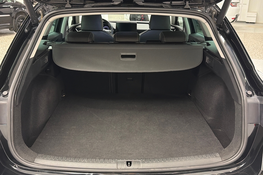 SEAT Leon Sportstourer vaihtoauto