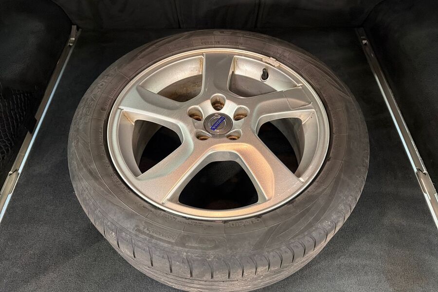 Volvo V70 vaihtoauto