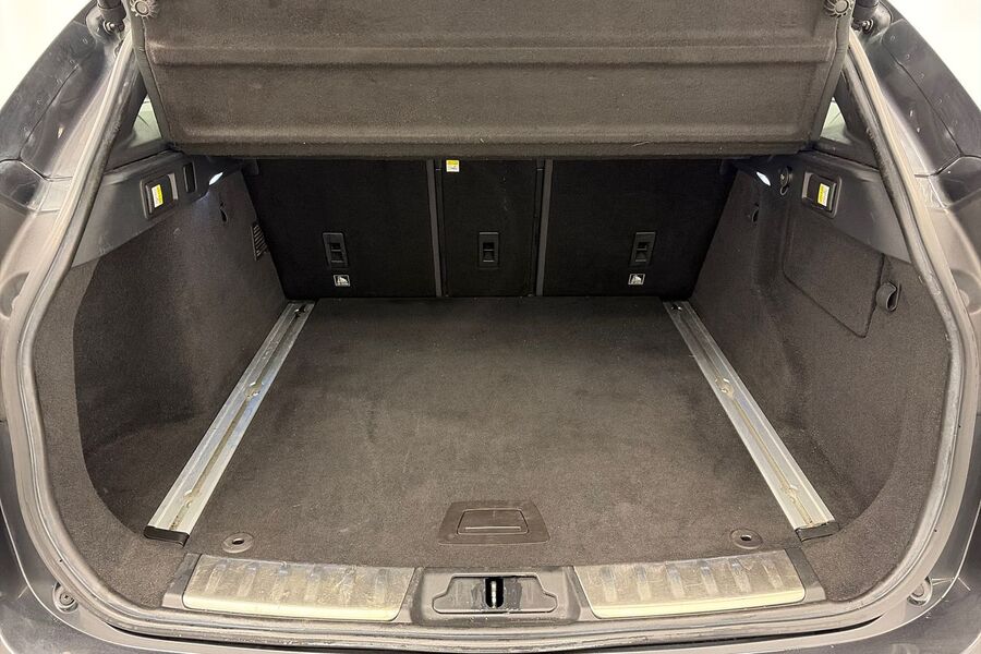 Jaguar F-PACE vaihtoauto