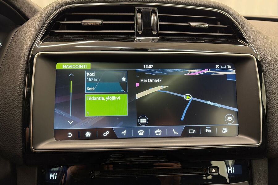 Jaguar F-PACE vaihtoauto