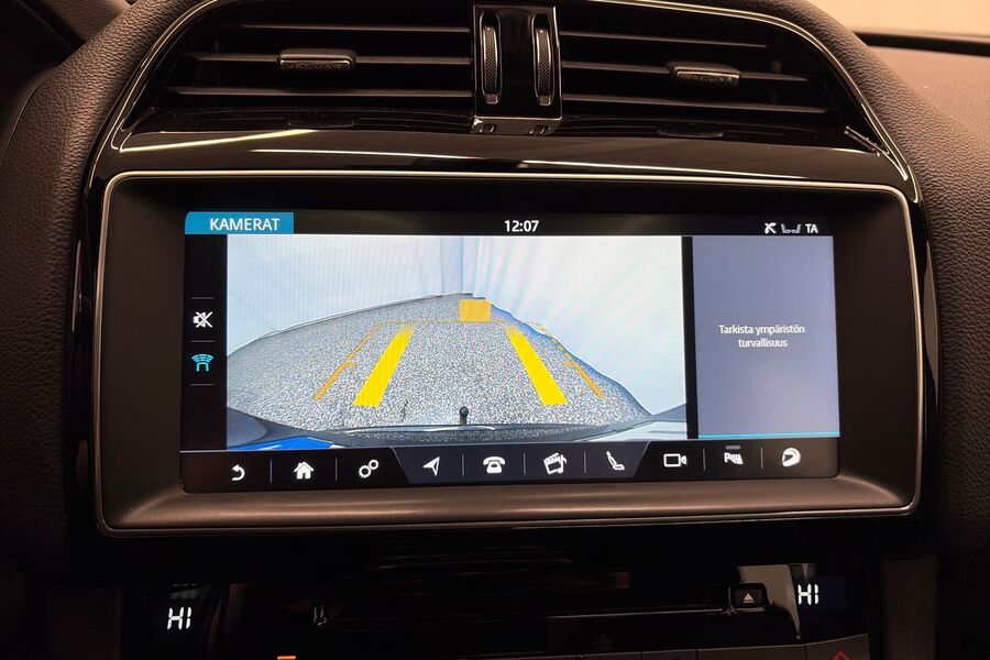 Jaguar F-PACE vaihtoauto