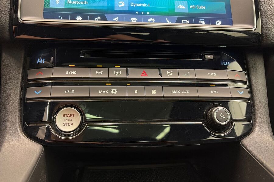 Jaguar F-PACE vaihtoauto