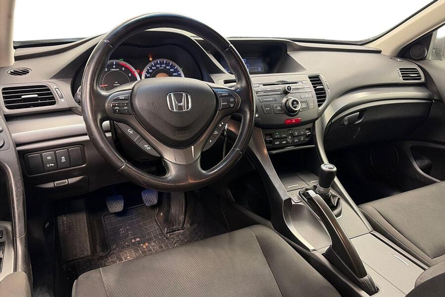 Honda Accord vaihtoauto