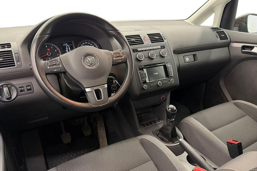 Volkswagen Touran vaihtoauto