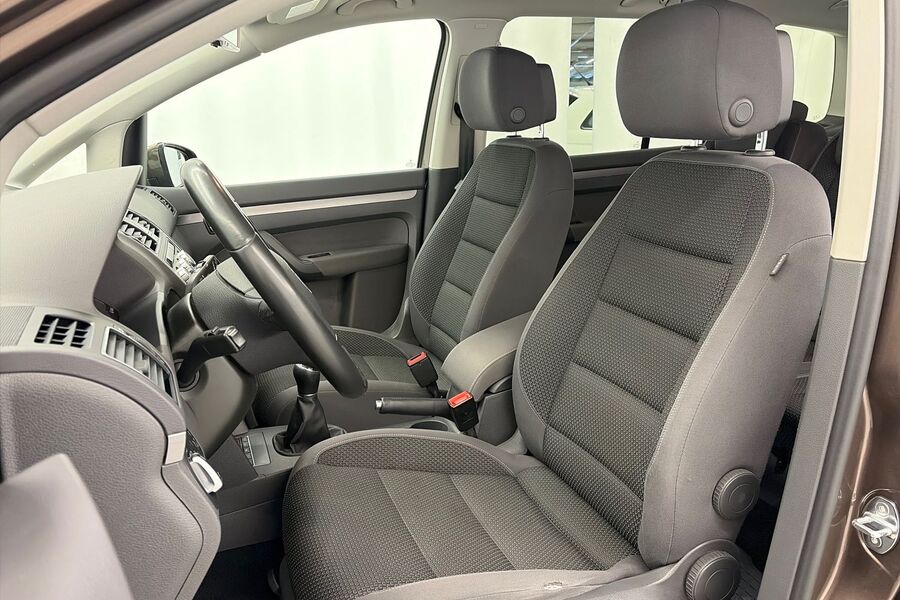 Volkswagen Touran vaihtoauto