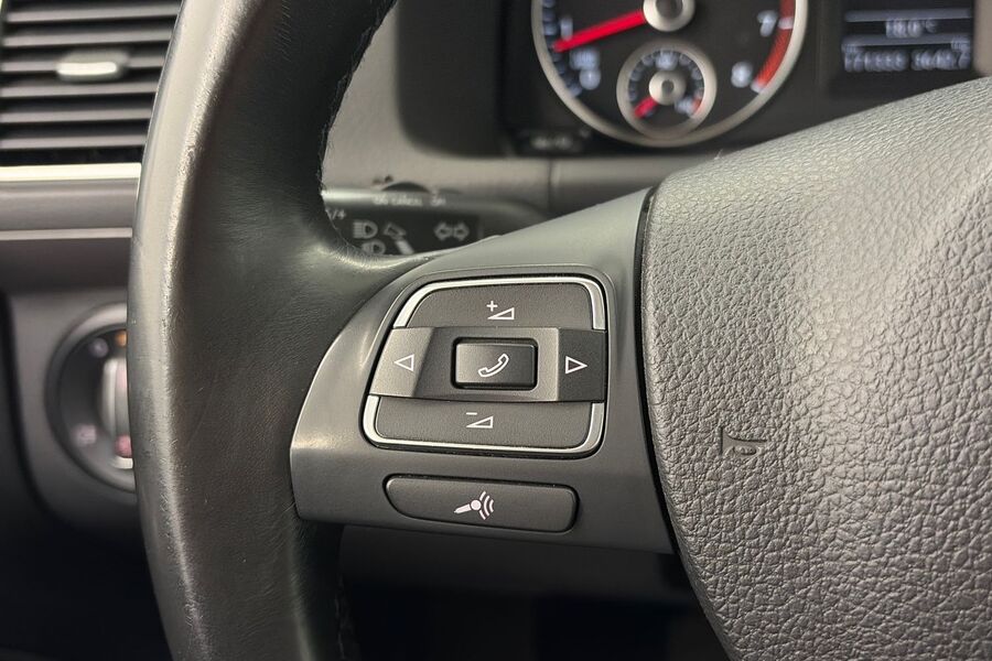 Volkswagen Touran vaihtoauto