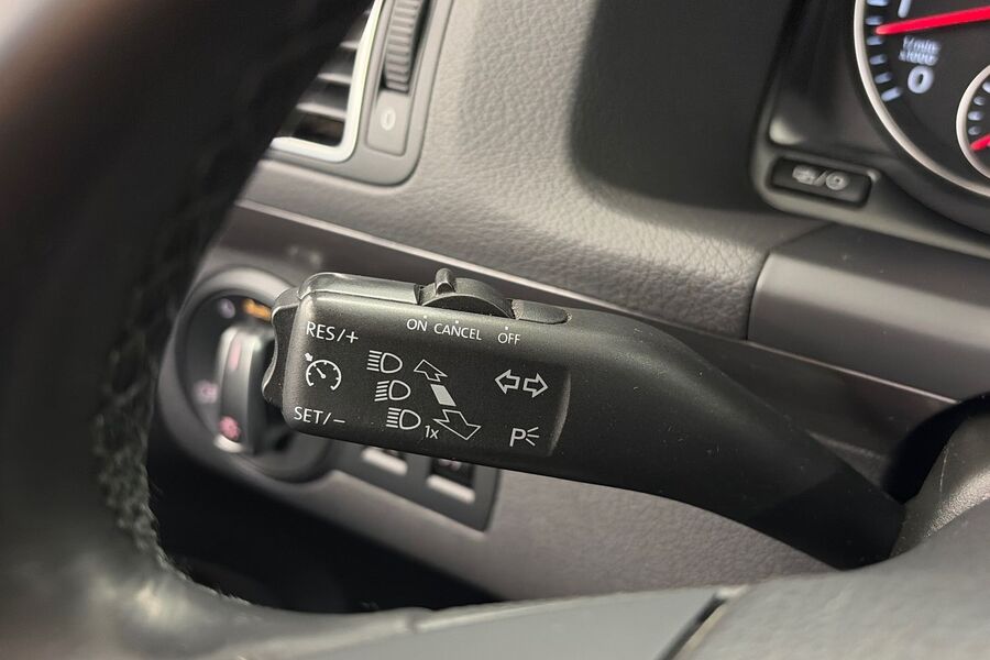 Volkswagen Touran vaihtoauto