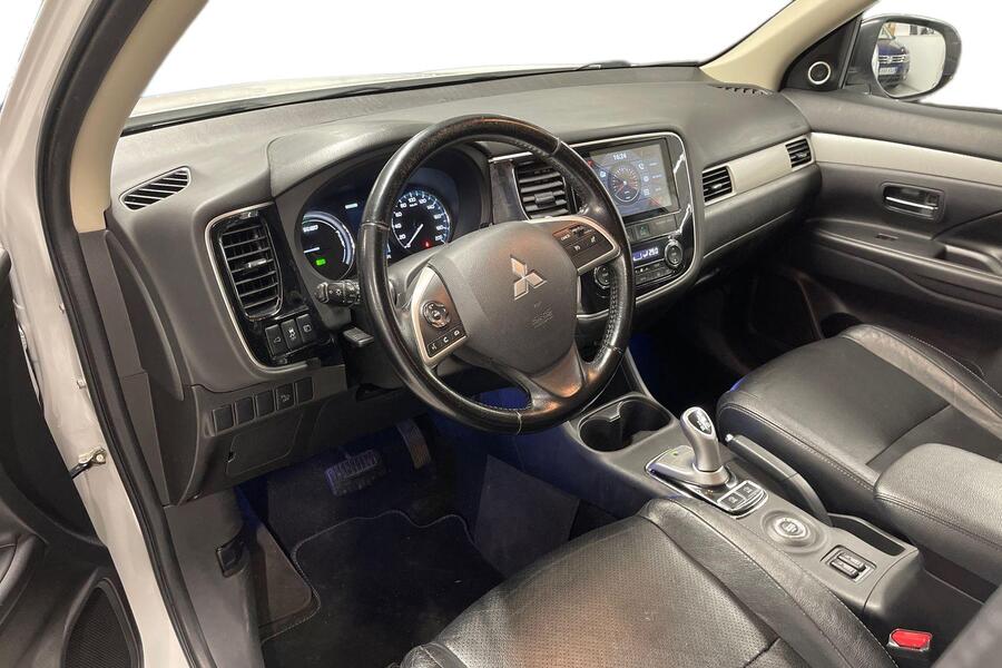 Mitsubishi Outlander PHEV vaihtoauto