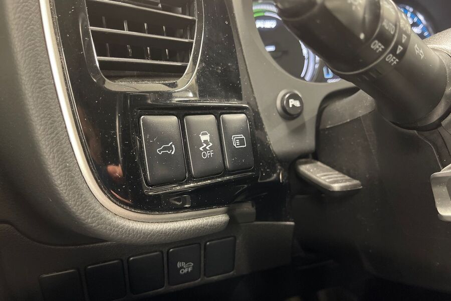 Mitsubishi Outlander PHEV vaihtoauto