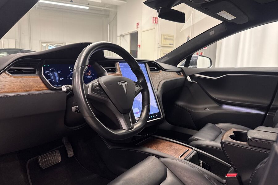 Tesla Model S vaihtoauto