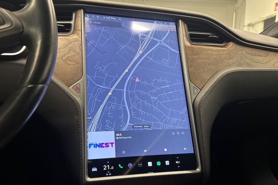 Tesla Model S vaihtoauto