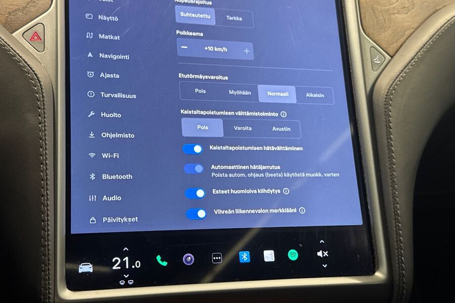 Tesla Model S vaihtoauto