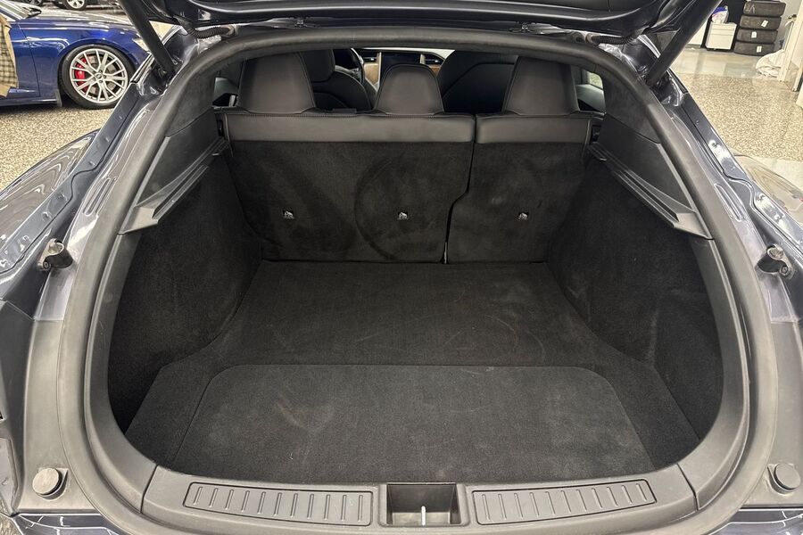 Tesla Model S vaihtoauto