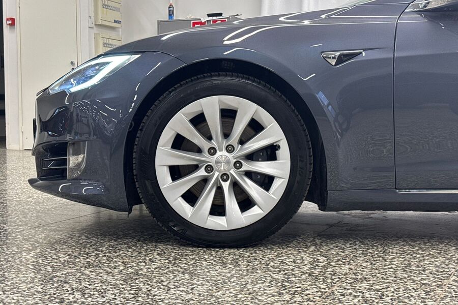 Tesla Model S vaihtoauto