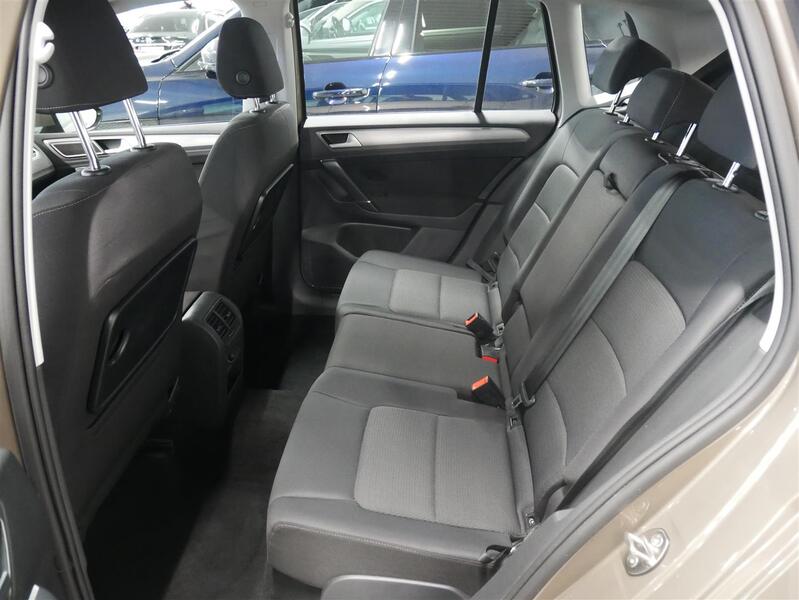 Volkswagen Golf Sportsvan vaihtoauto