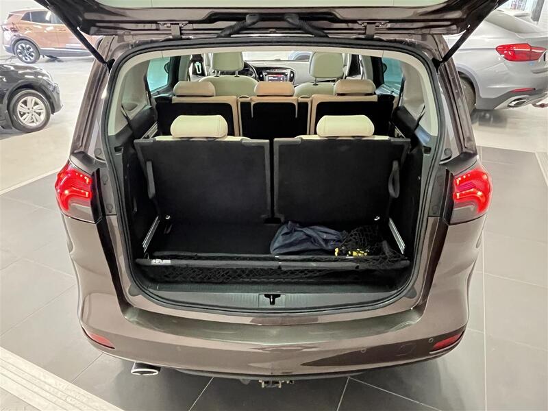 Opel Zafira vaihtoauto