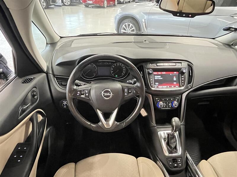 Opel Zafira vaihtoauto