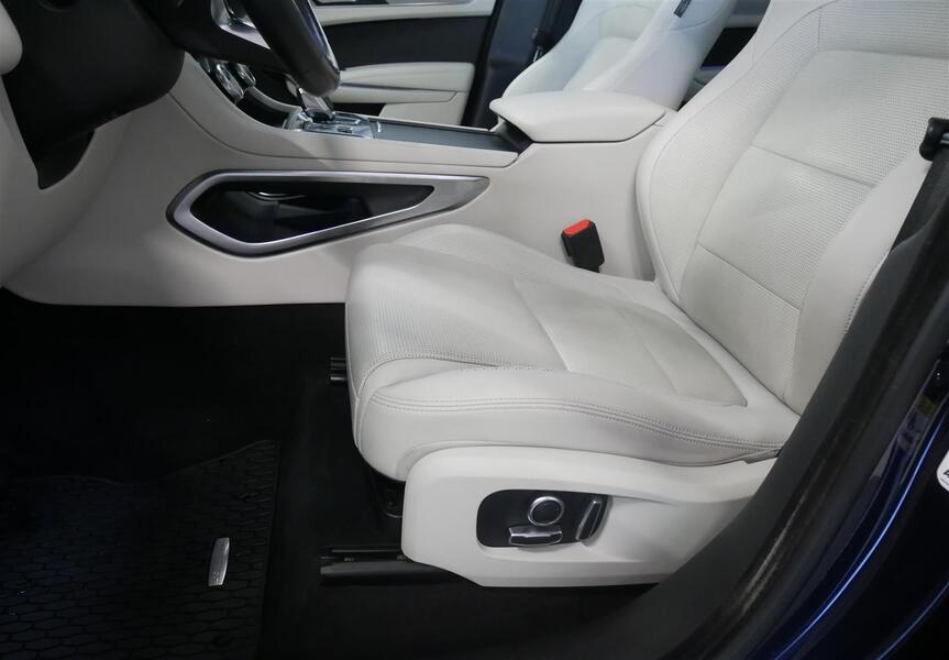 Jaguar F-PACE vaihtoauto