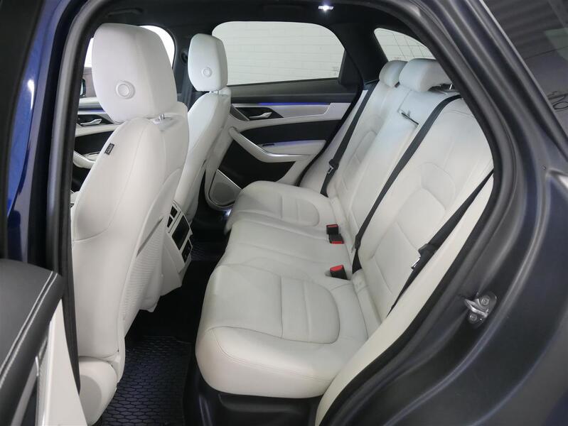 Jaguar F-PACE vaihtoauto