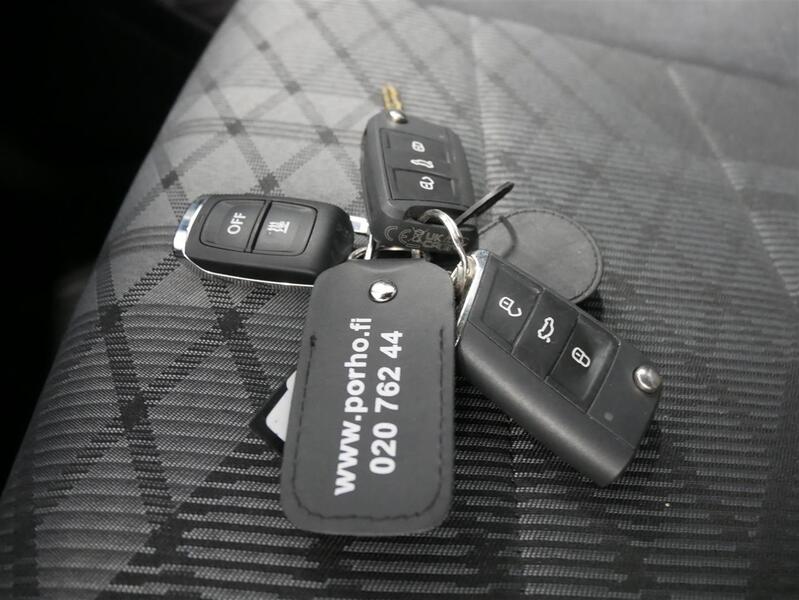 Volkswagen T-Roc vaihtoauto