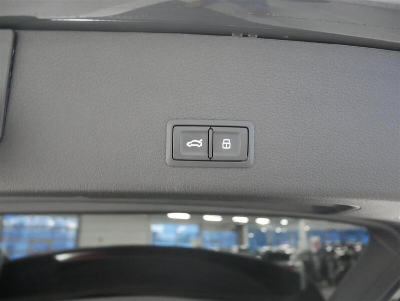 Audi Q8 e-tron vaihtoauto