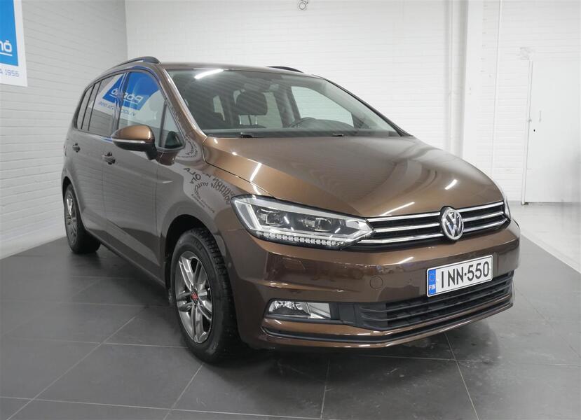 Volkswagen Touran vaihtoauto