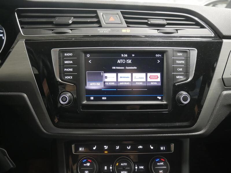 Volkswagen Touran vaihtoauto