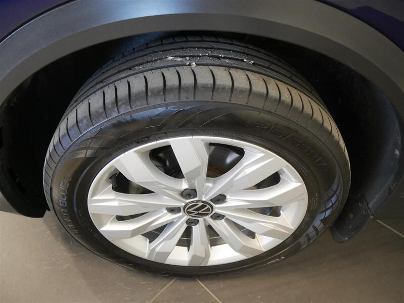 Volkswagen T-Roc vaihtoauto