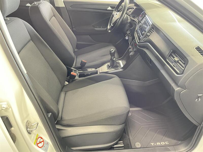 Volkswagen T-Roc vaihtoauto