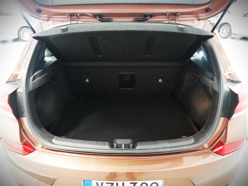 Hyundai i30 5d vaihtoauto