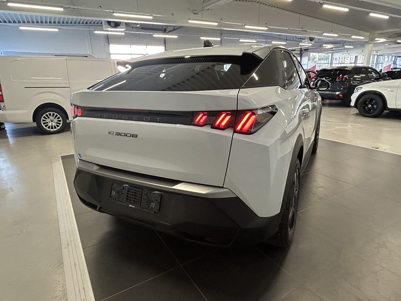 Peugeot E-3008 vaihtoauto