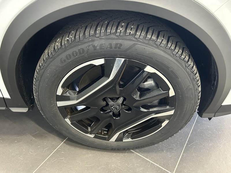 Peugeot E-3008 vaihtoauto