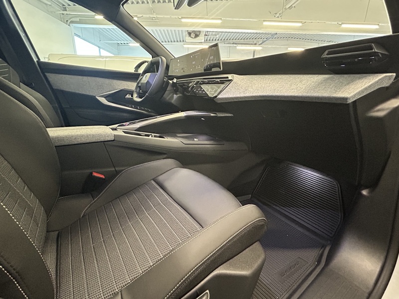 Peugeot E-3008 vaihtoauto