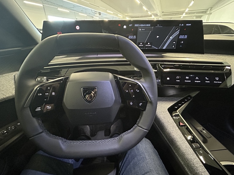 Peugeot E-3008 vaihtoauto