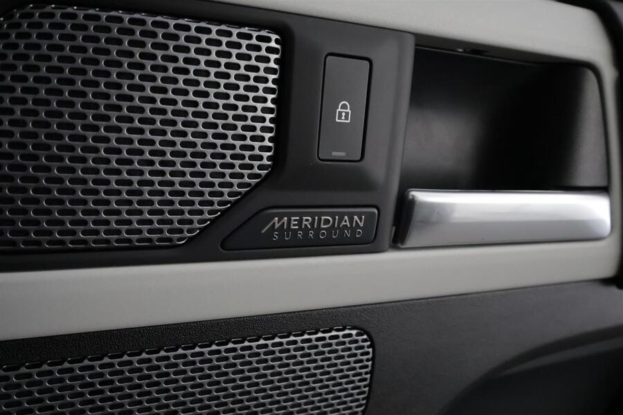 Land Rover Defender vaihtoauto