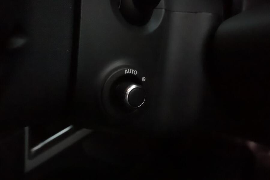 Land Rover Defender vaihtoauto