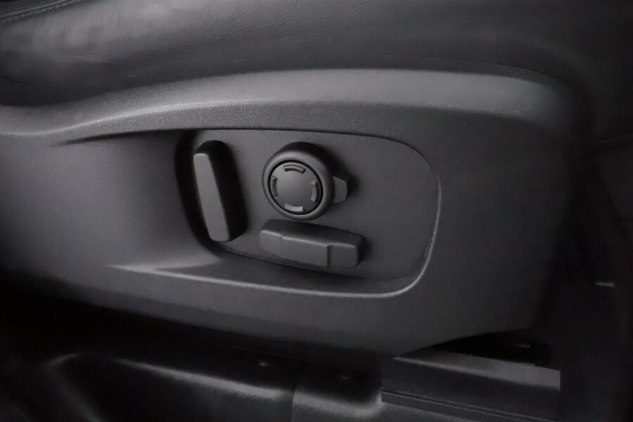 Land Rover Defender vaihtoauto