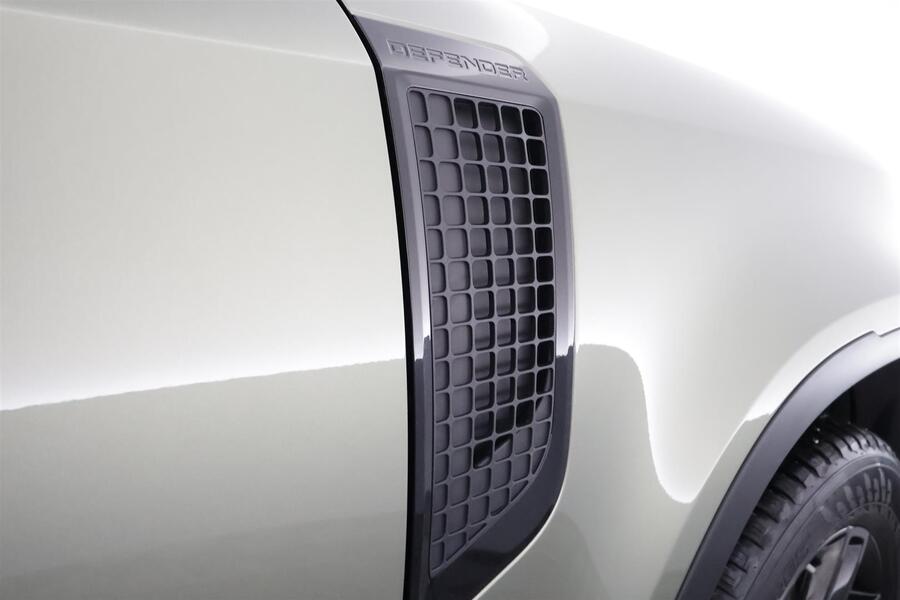 Land Rover Defender vaihtoauto