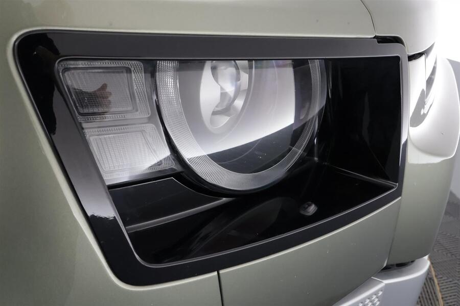 Land Rover Defender vaihtoauto