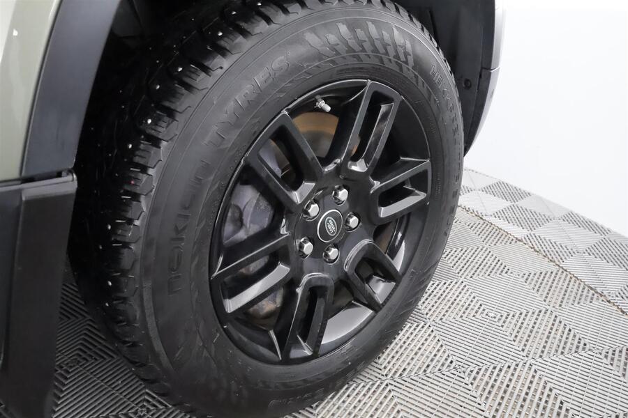 Land Rover Defender vaihtoauto