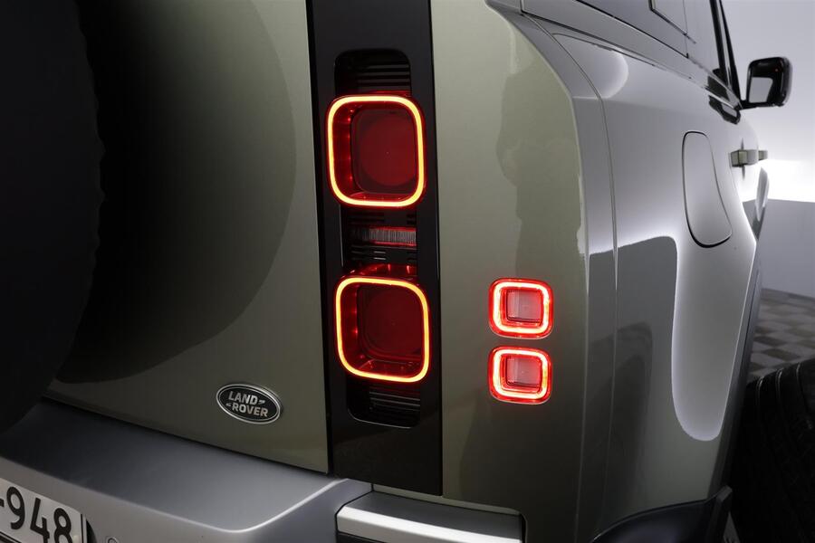 Land Rover Defender vaihtoauto