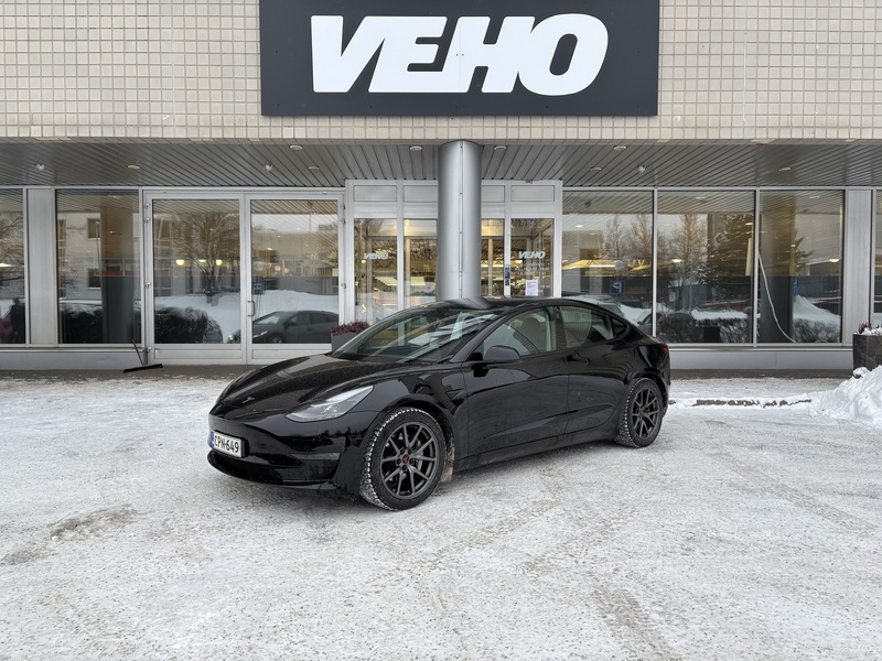 Tesla Model 3 vaihtoauto