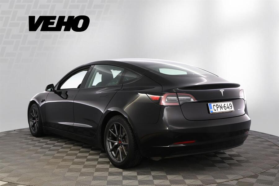 Tesla Model 3 vaihtoauto